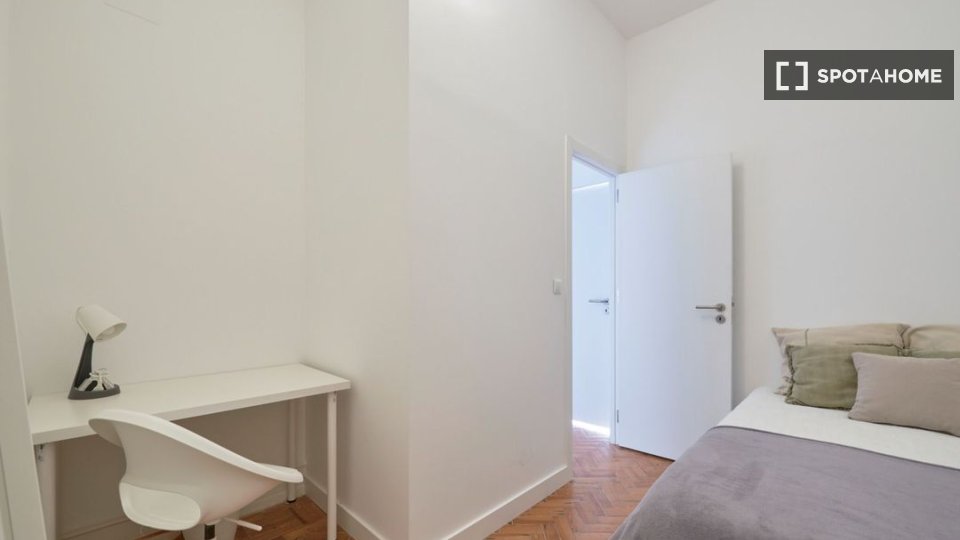 Double room Lisbon, 11 beds — photo 3