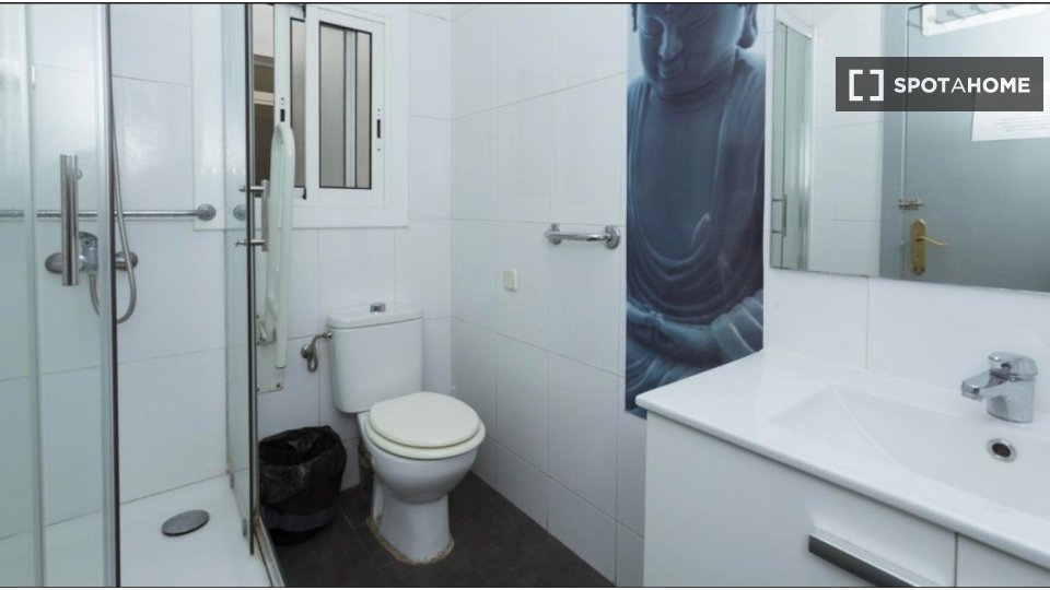 Double room Barcelona, 8 beds — photo 9