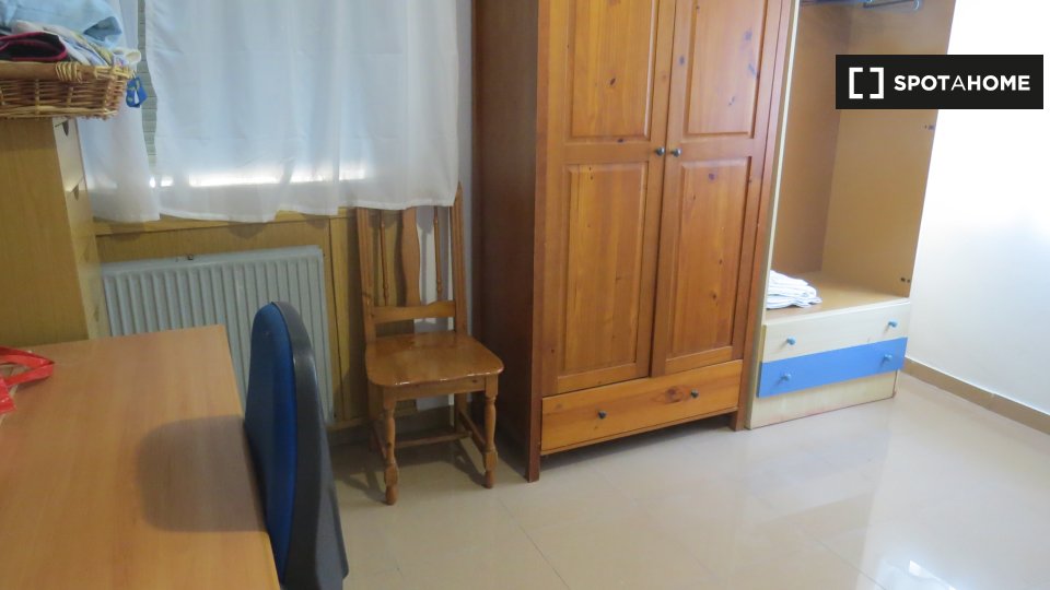 Double room Madrid, 11 beds, 300m² — photo 1