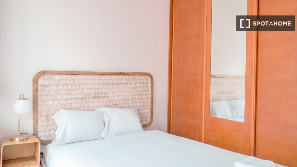 Double room Lisbon, 6 beds — photo 17