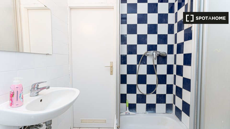 Double room Berlin, 10 beds, 120m² — photo 12