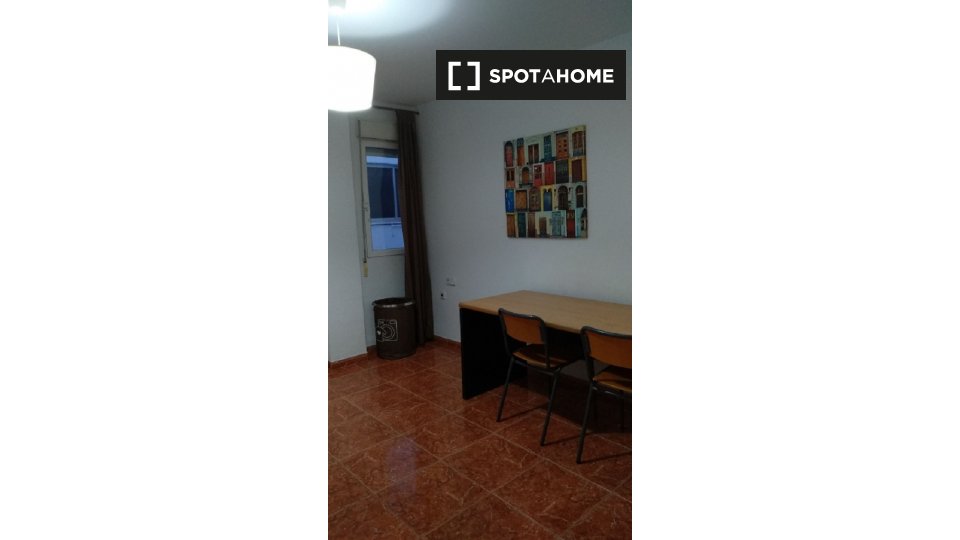 Double room Valencia, 6 beds, 160m² — photo 3