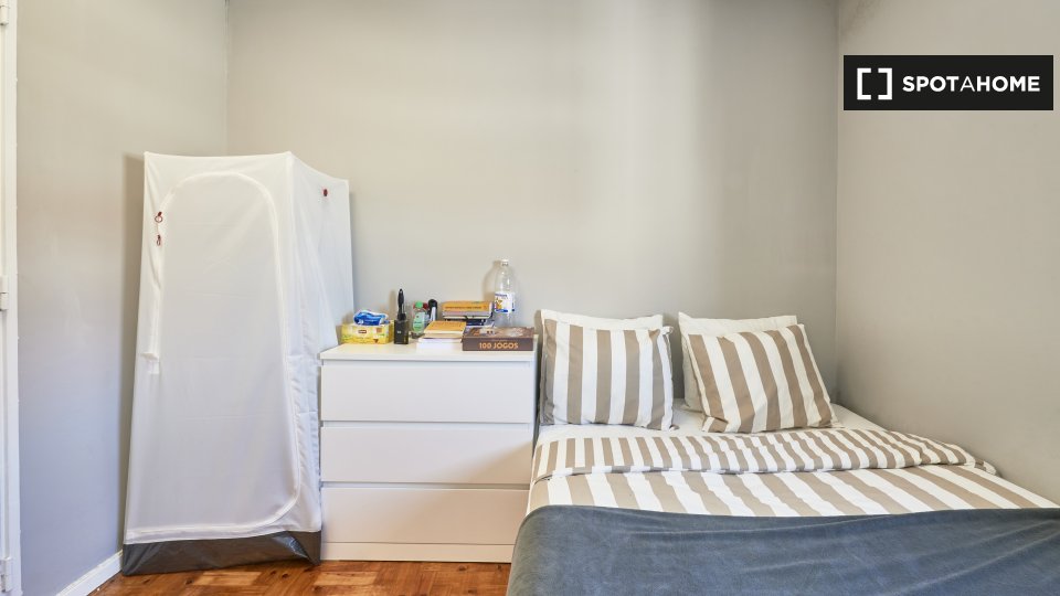 Double room Lisbon, 6 beds — photo 3