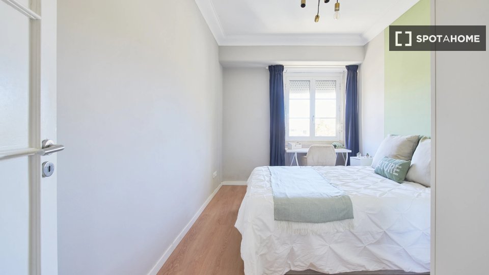 Double room Lisbon, 6 beds — photo 1