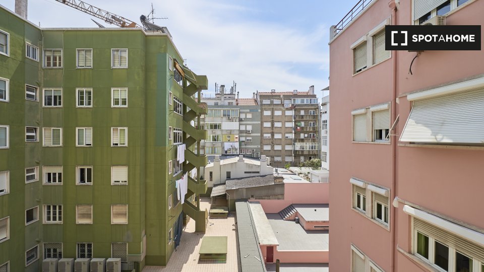Double room Lisbon, 7 beds, 200m² — photo 16