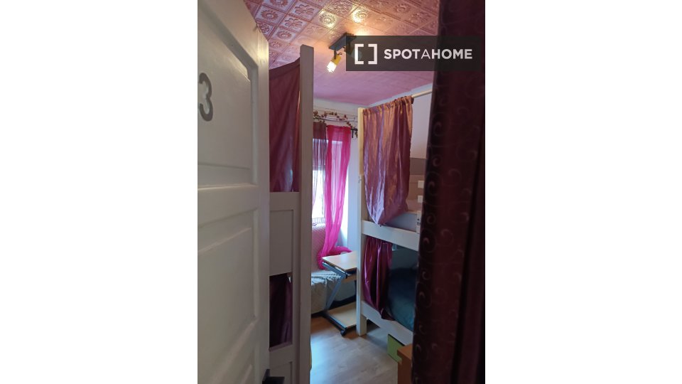 Double room Lisbon, 3 beds, 90m² — photo 26