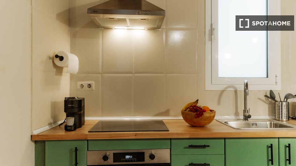 Double room Barcelona, 3 beds, 90m² — photo 16