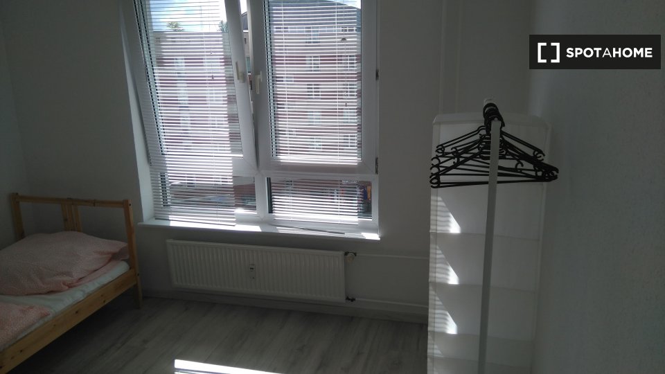 Double room Berlin, 4 beds, 96m² — photo 4