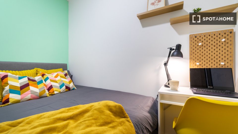 Double room Madrid, 13 beds, 301m² — photo 2