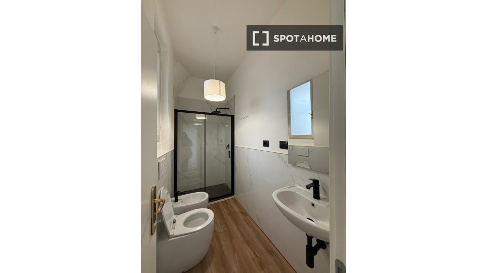 Double room Florence, 3 beds — photo 17