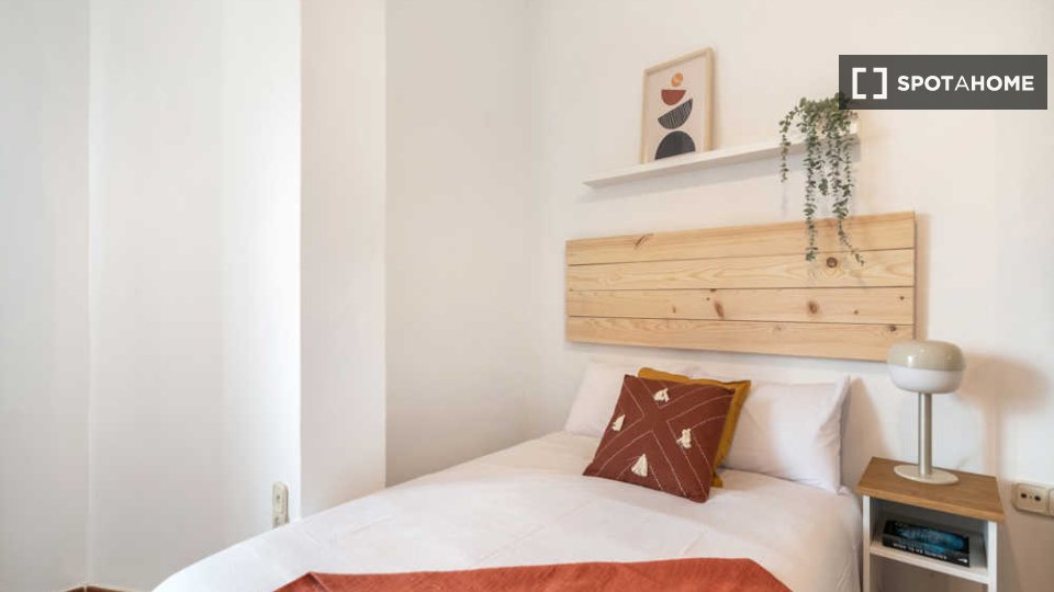 Double room Madrid, 6 beds — photo 37