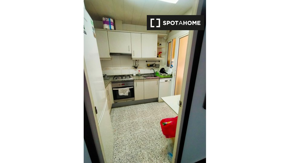 Double room Barcelona, 4 beds, 92m² — photo 2