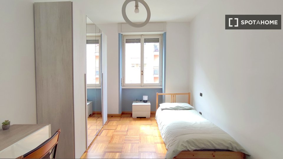 Appartamento con 2 camere da letto in affitto a Loreto, Milano - in Milan
