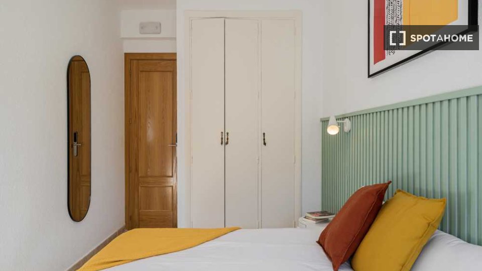 Double room Madrid, 4 beds — photo 43