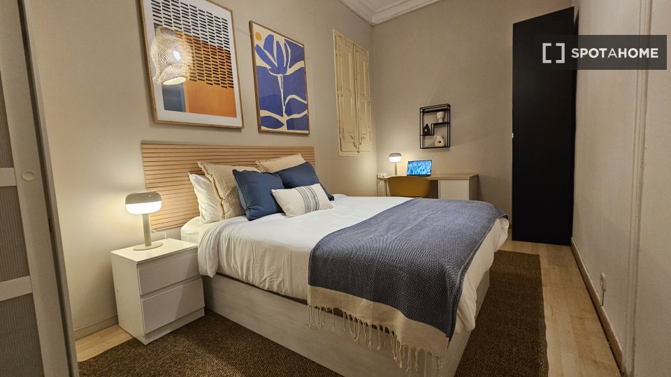 Double room Barcelona, 5 beds, 160m² — photo 11