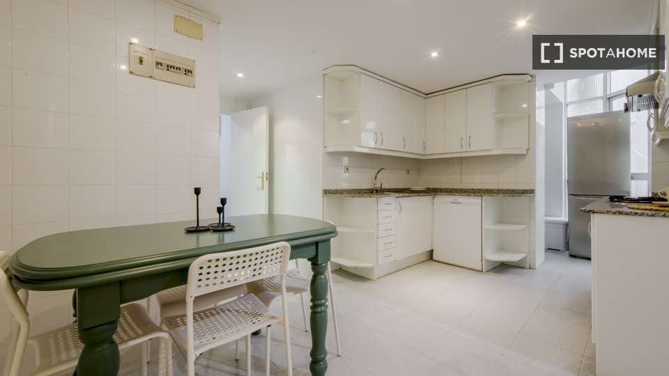 Double room Madrid, 8 beds — photo 18