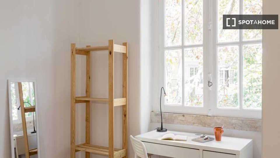 Double room Lisbon, 5 beds — photo 36