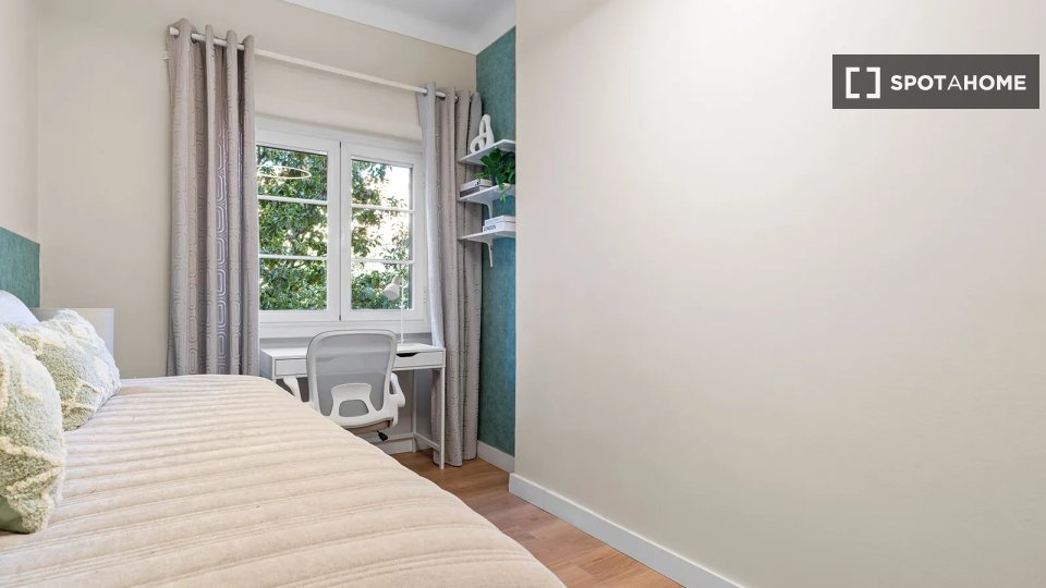 Double room Lisbon, 5 beds — photo 4