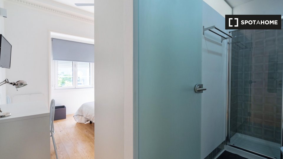 Double room Lisbon, 7 beds, 210m² — photo 4