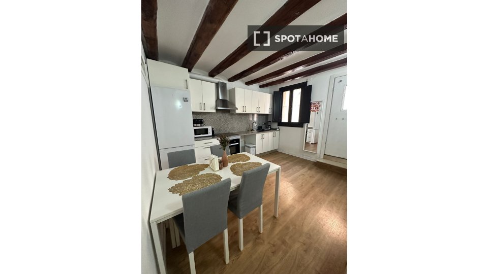 Apartment Barcelona, 1 bed, 35m² — photo 2