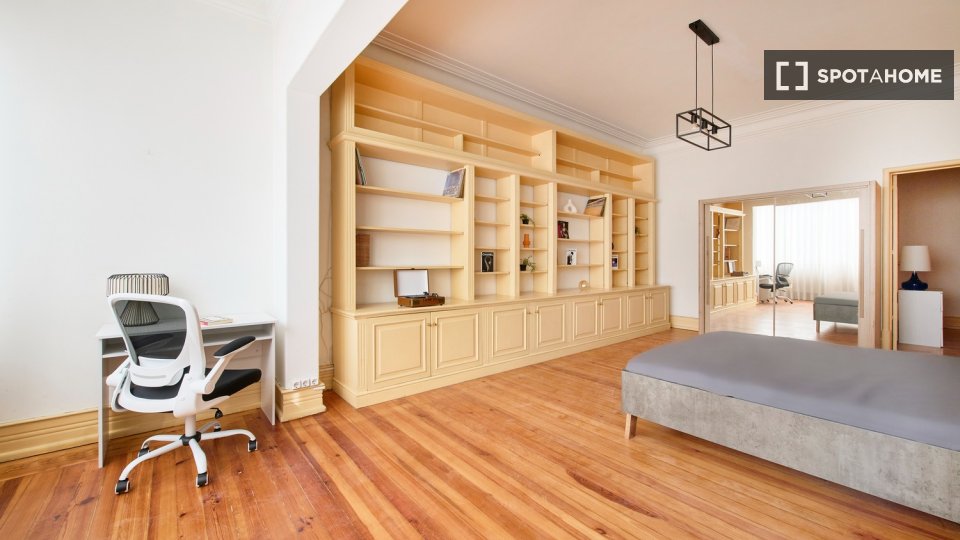 Double room Lisbon, 9 beds — photo 52