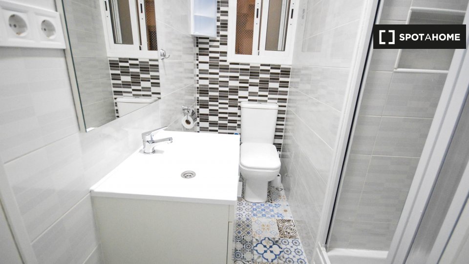 Double room Valencia, 4 beds, 100m² — photo 17
