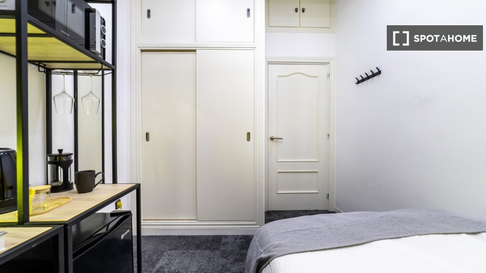Double room Madrid, 8 beds — photo 11