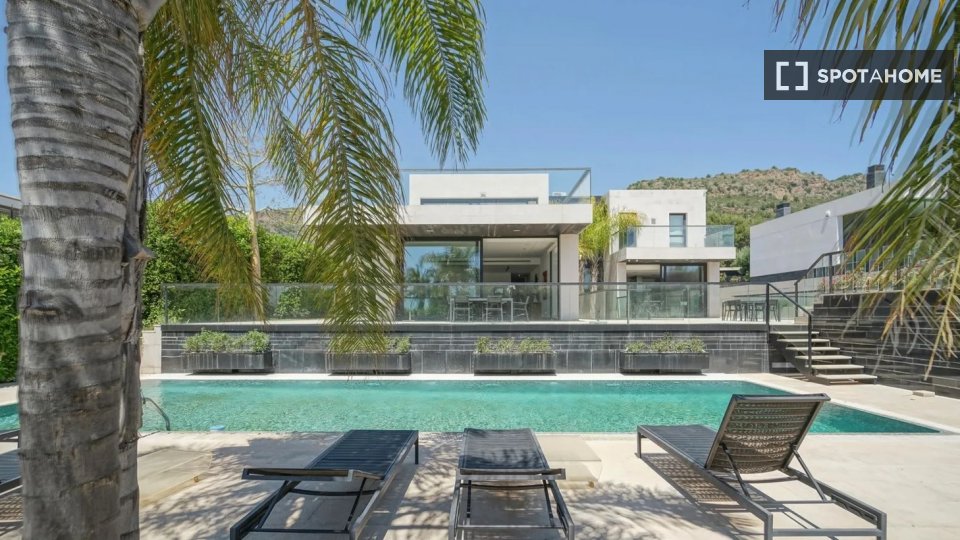 Apartment Valencia, 4 beds, 350m² — photo 4
