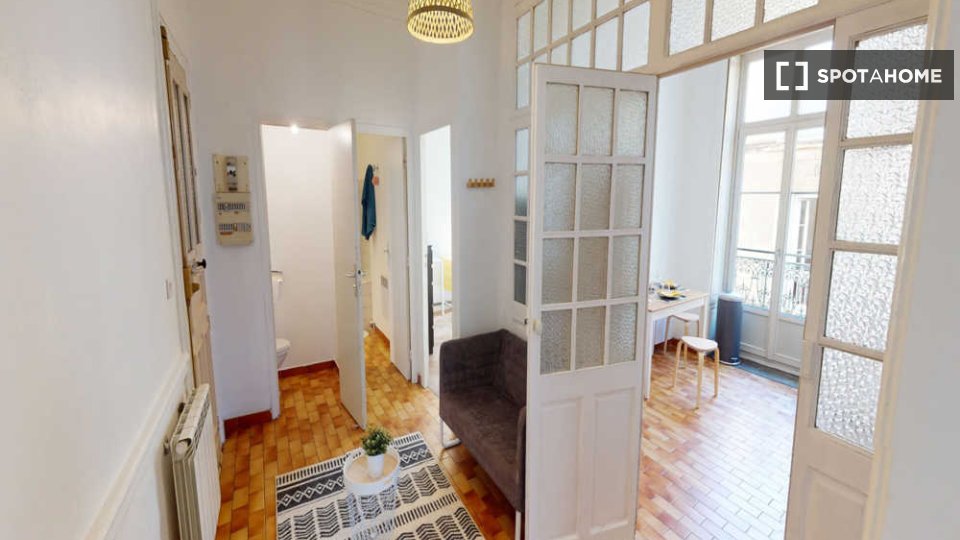 Double room Montpellier, 3 beds, 70m² — photo 3
