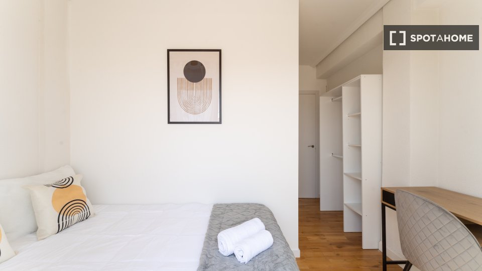 Double room Madrid, 6 beds — photo 15