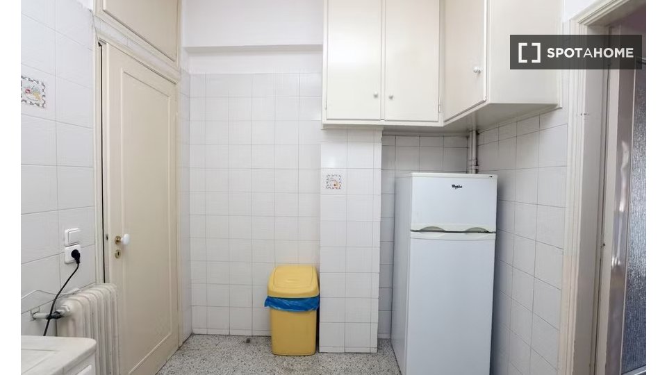 Double room Athens, 4 beds — photo 7