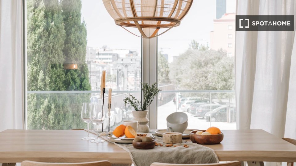 Apartment Lisbon, 2 beds, 97m² — photo 14