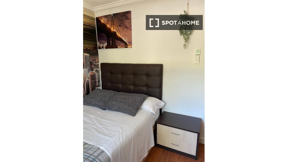 Double room Madrid, 3 beds — photo 6