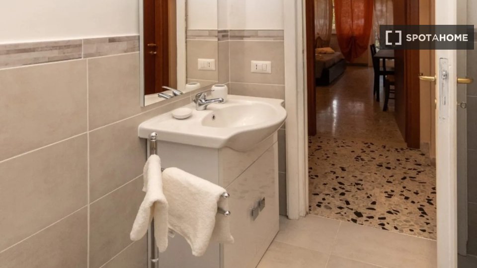 Apartment Rome, 2 beds, 65m² — photo 6