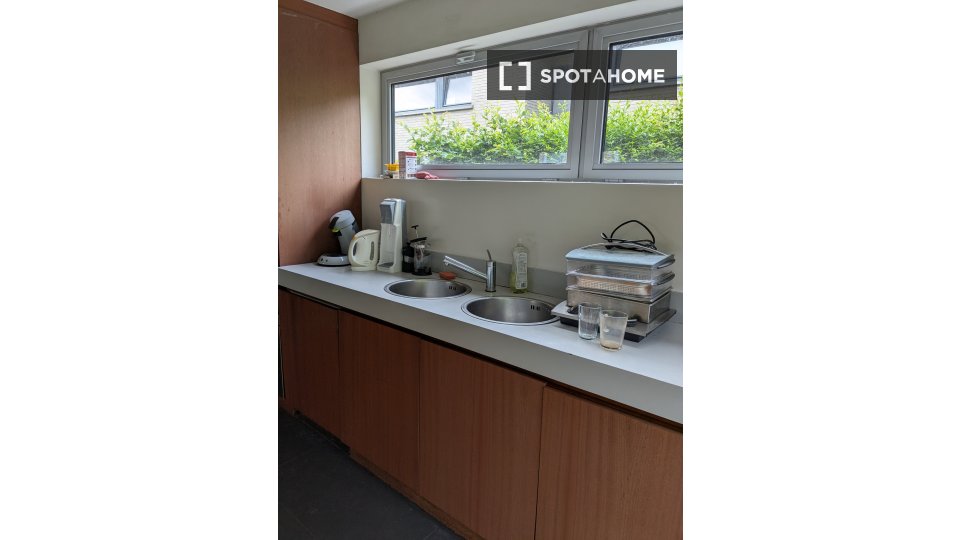 Double room Brussels, 2 beds, 250m² — photo 5