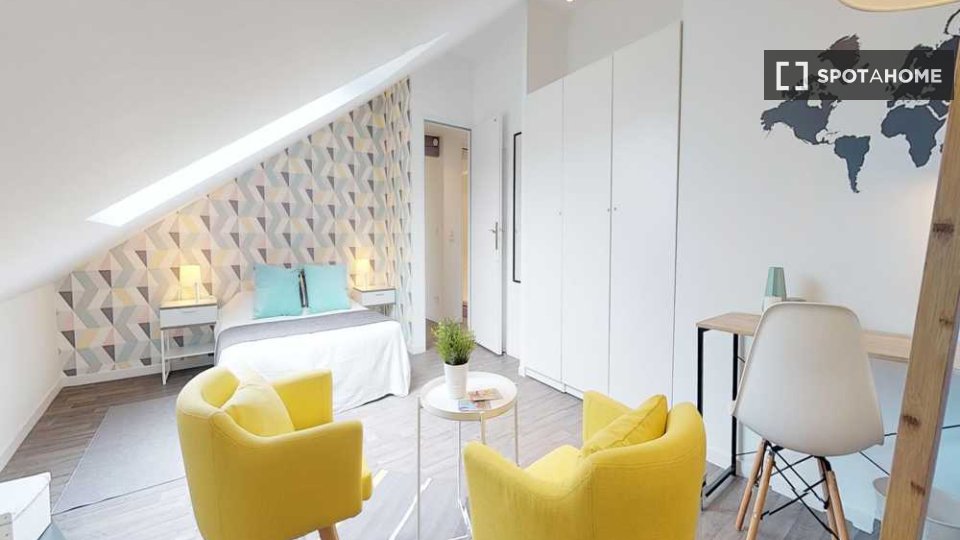 Double room Lille, 3 beds, 90m² — photo 2