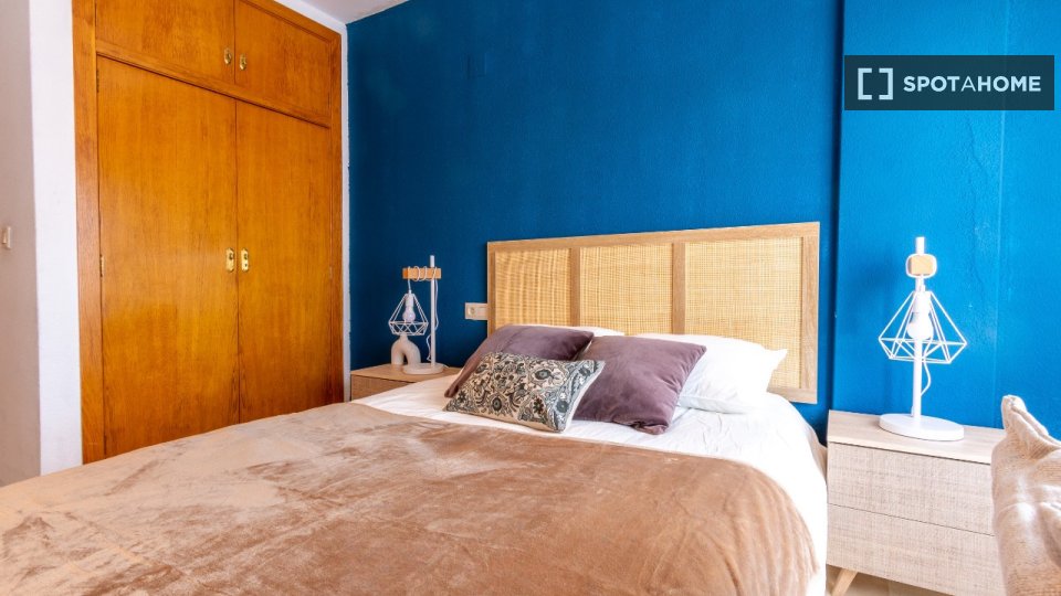Double room Alicante, 7 beds, 150m² — photo 2