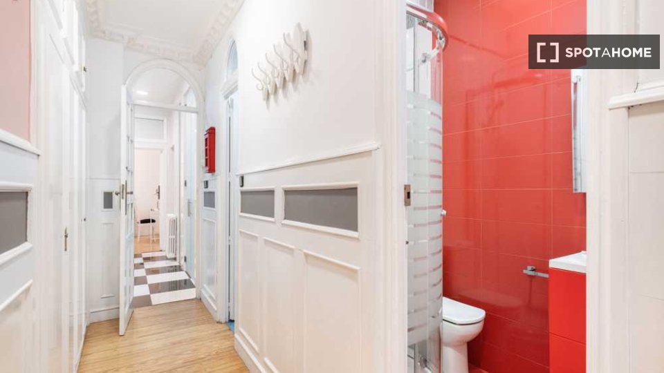 Double room Madrid, 7 beds — photo 28