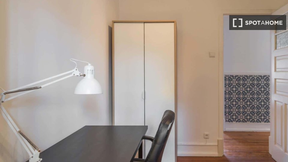 Double room Lisbon, 7 beds — photo 24