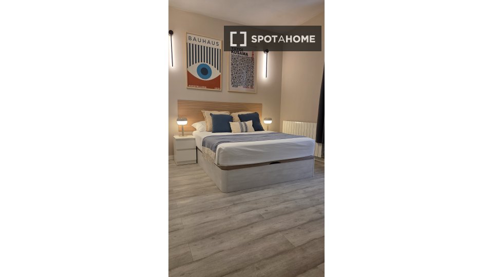 Double room Barcelona, 6 beds, 180m² — photo 10