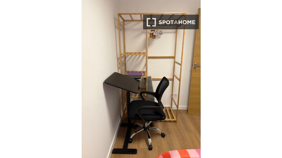 Double room Valencia, 5 beds, 70m² — photo 19