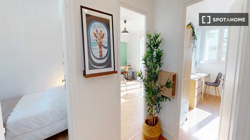 Double room Paris, 5 beds, 110m² — photo 4