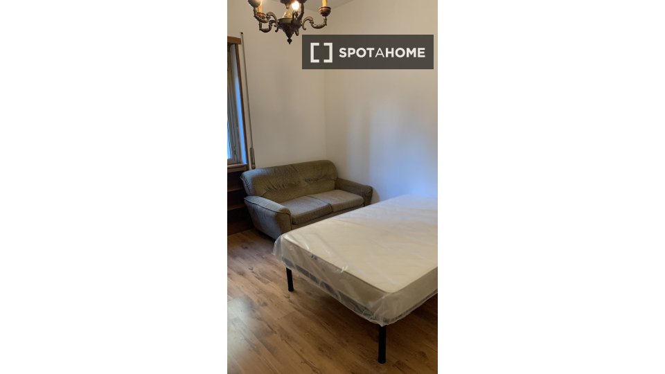 Double room Rome, 3 beds — photo 24