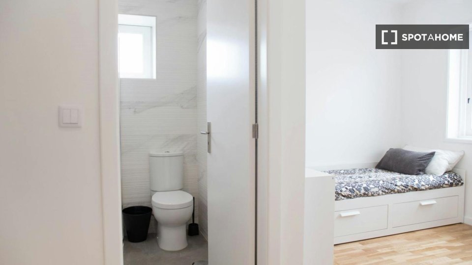 Double room Porto, 14 beds — photo 17