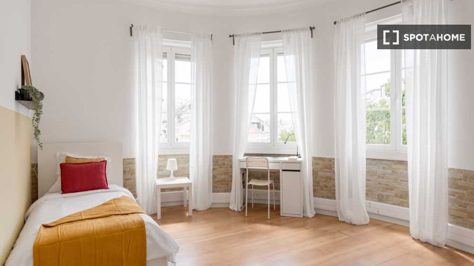 Double room Lisbon, 13 beds — photo 6