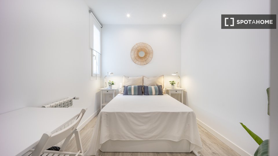 Double room Madrid, 3 beds, 90m² — photo 7