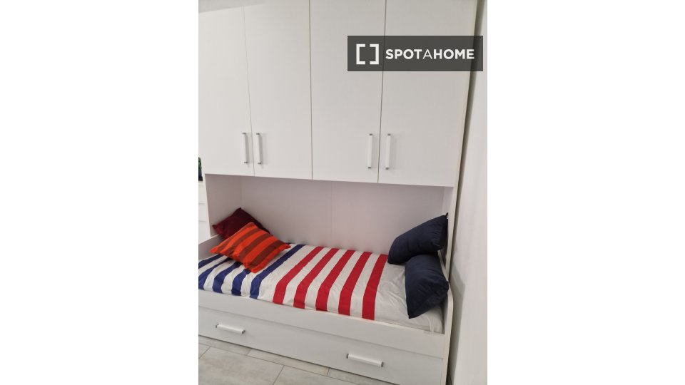 Double room Turin, 1 bed, 28m² — photo 10