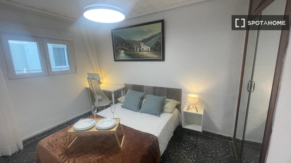 Double room Valencia, 5 beds, 120m² — photo 6
