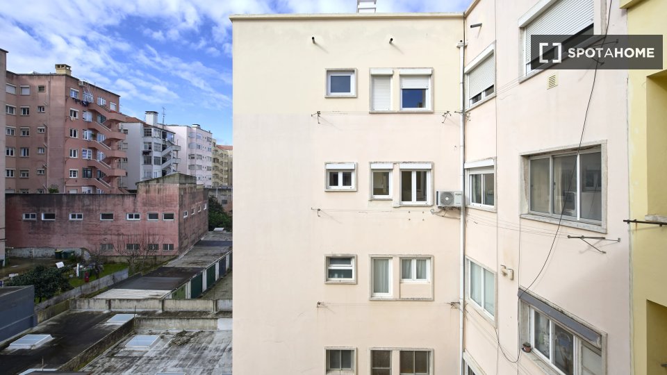 Double room Lisbon, 6 beds — photo 4