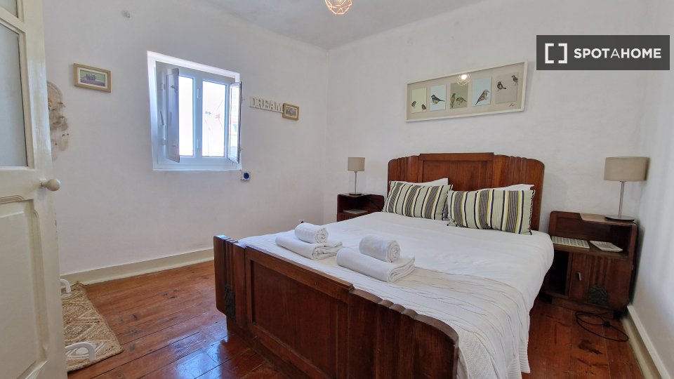 Apartment Lisbon, 2 beds, 50m² — photo 24